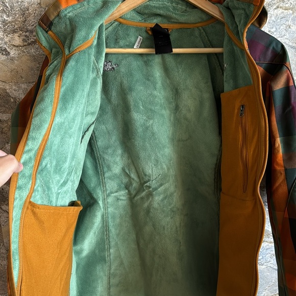 The North Face Morgan Softshell Jacket - Picture 3 of 5